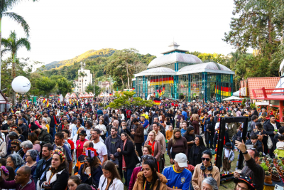 Bauernfest atrai turistas e registra alta ocupação hoteleira em Petrópolis
